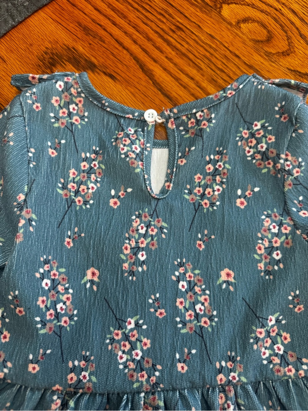 Dresses - Picture 6 of 6
